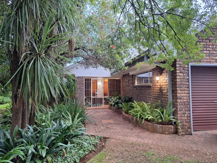 3 Bedroom Property for Sale in Kannoniers Park North West